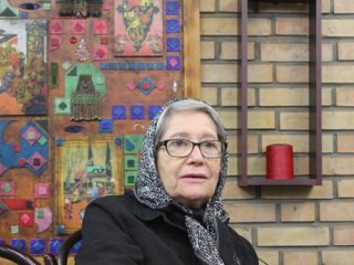 مینو محرز: هنوز برای کاهش فاصله‌گذاری فیزیکی زود بود