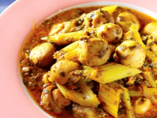 خورش کرفس و قارچ