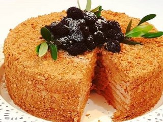 طرز تهیه کیک عسلی روسی