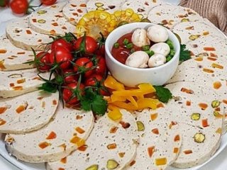 طرز تهیه کالباس خانگی لیوانی با طعم ساده و دودی