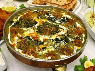 طرز تهیه آش ماست و اسفناج