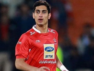 نادری به باشگاه پرسپولیس رفت