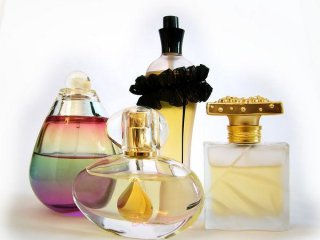 به این روش عطر دست ساز دلخواهتان را بسازید!