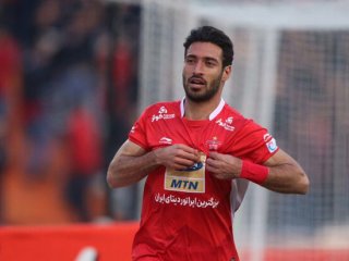 جانشین شجاع در پرسپولیس ۳ می‌پوشد