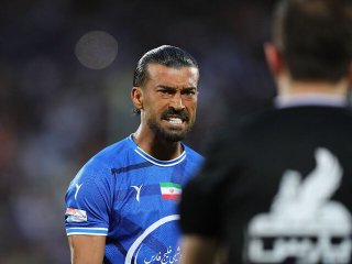 استایل عجیب رامین رضاییان با پیراهن ۱۰۰ میلیونی و یک ایراد بزرگ + عکس