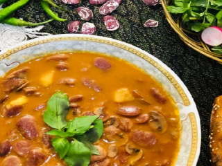 طرز تهیه خوراک لوبیا عروس با قارچ