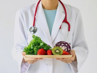 بعد زایمان سزارین چه غذاهایی نخوریم؟