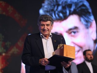 منوچهر والی‌زاده زیر دستگاه اکسیژن رفت؛ در انتظار نتیجه آزمایش‌ها