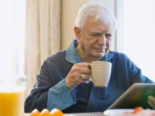 ۳ نوشیدنی مفید برای افراد بالای ۵۰ سال