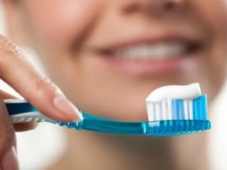 شش روش مفید برای سفید شدن دندان‌ها