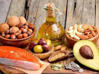 چربی های مفید در چه خوراکی‌هایی یافت می‌شوند؟