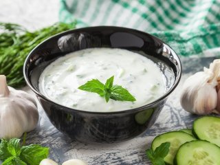 طرز تهیه ماست و خیار ویژه
