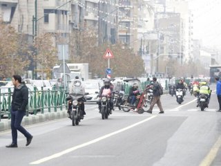 گرما و گردو خاک در انتظار تهرانی‌ها