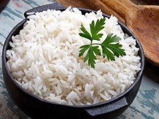 پخت برنج با این روغن هرگز چاق تان نمی کند