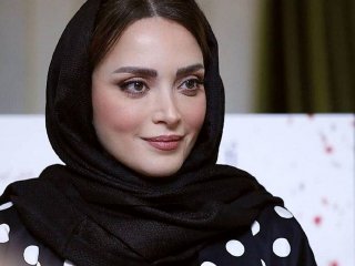 تصویری پربازدید از شترسواری بهنوش طباطبایی!