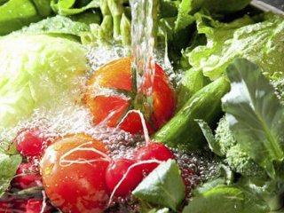 آیا مصرف سبزیجات سبب ایجاد زخم معده می‌شود؟
