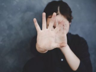 خشونت مردان علیه زنان ۳۰ برابر بیشتر از خشونت زنان علیه مردان