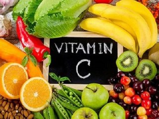 مصرف بیش از حد ویتامین C خطر تشکیل سنگ کلیه را افزایش میدهد