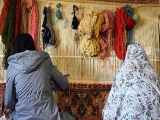 زنان تنها؛ نسلی که بار زندگی را بی‌صدا بر دوش می‌کشند