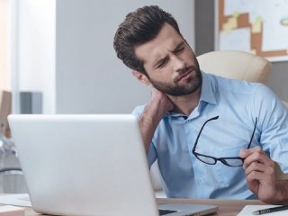 موبایل، کامپیوتر و افزایش ۸۲ درصدی خطر گردن‌درد