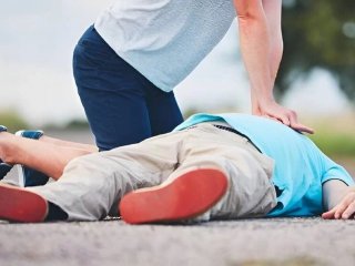 اقدامات ضروری برای نجات افراد دچار ایست ناگهانی قلبی