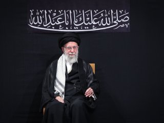 مراسم عزادارای شب عاشورای حسینی با حضور رهبر انقلاب + تصاویر