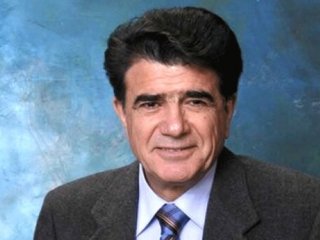محمدرضا شجریان در کنار دیوار برلین پیش از فروپاشی+ عکس
