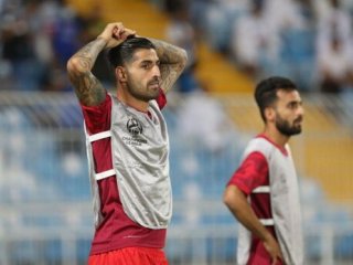 گل‌محمدی مدافع پرسپولیس را اخراج کرد