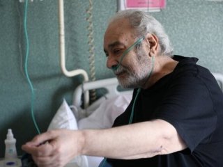 وداع قبل از رفتن جواد عزتی و عباس جمشیدی‌فر با محمد کاسبی+ عکس