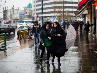 وزش باد شدید، خیزش گرد و خاک و بارش باران در تهران