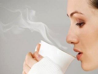 با فواید نوشیدن آب داغ آشنا شوید