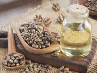 خواص روغن کرچک برای پوست و زیبایی