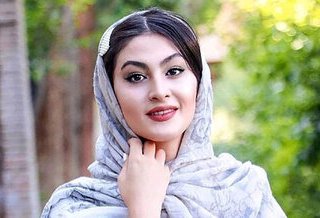 تصویری از تیپ جدید مریم مومن پشت فرمان+عکس