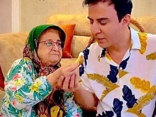 عمو پورنگ، الگوی مهربان بودن با مادر کهنسال شد