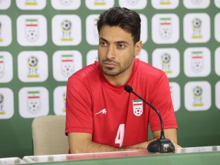 توهین شجاع خلیل‌زاده به مردم ایران: خیلی از مغزشان استفاده نمی‌کنند + عکس