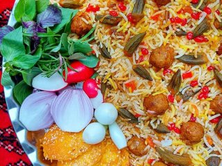 طرز تهیه بامیه پلو با گوشت قلقلی