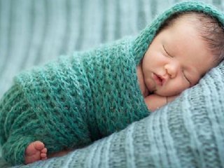 چگونه از نوزاد دو ماهه خود نگهداری کنیم