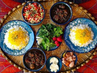 طرز تهیه قورمه سبزی تبریزی؛ متفاوت و خوشمزه