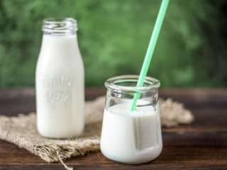 مصرف استاندارد روزانه شیر برای هر رده سنی چقدر است؟