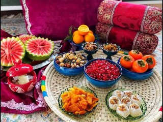 سفره شب یلدا را اینگونه بچینید