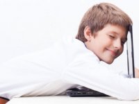 چگونگی تاثیر کلاس‌های متعدد در شکل‌گیری فشار روانی در کودکان