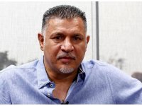 علی دایی از کشور خارج شد