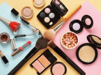 هشدار؛ این محصولات آرایشی فاقد مجوز هستند