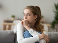 اضطراب، فوبیا و پانیک؛ چه تفاوتی دارند و راه‌های مقابله چیست؟