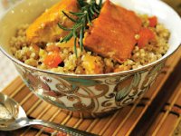مرغ عسلی با بلغور و ميوه