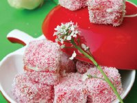 كیك ژله‌ای توت‌فرنگی