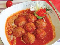 كوفته در سس گوجه‌فرنگی