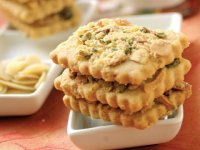 شیرینی ترد آجیلی