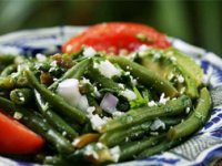 سالاد لوبیاسبز با سس گردو
