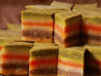 بالقوای دو رنگ